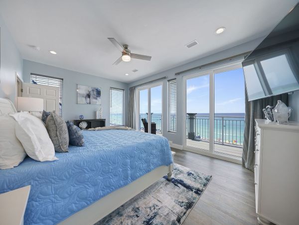 Gulf Front Vacation Home on Miramar Beach 20 Guests