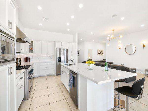 Palm Desert Home 990635