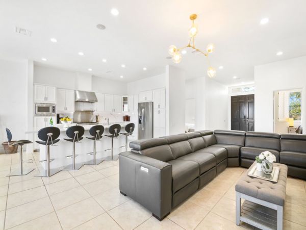 Palm Desert Home 990635