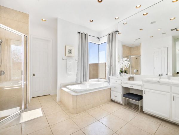 Palm Desert Home 990635