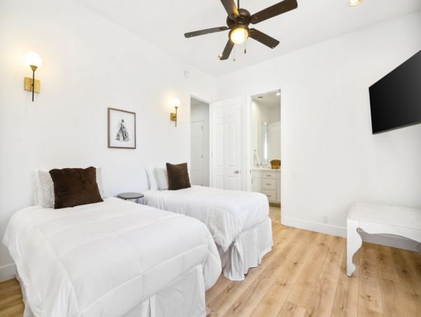 Palm Desert Home 990635