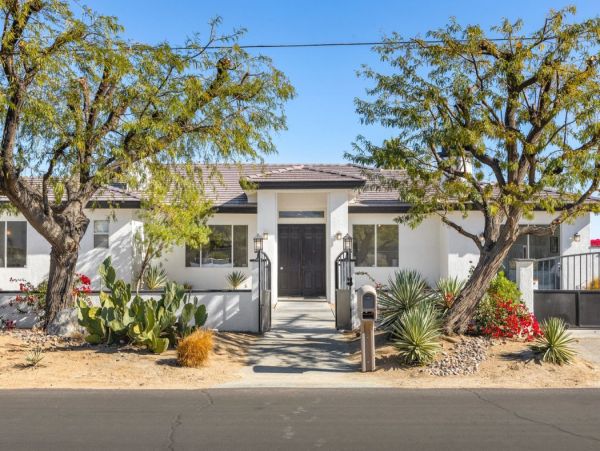 Palm Desert Home 990635