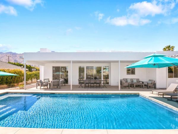 Luxury Palm Springs Residence With Six Bedrooms