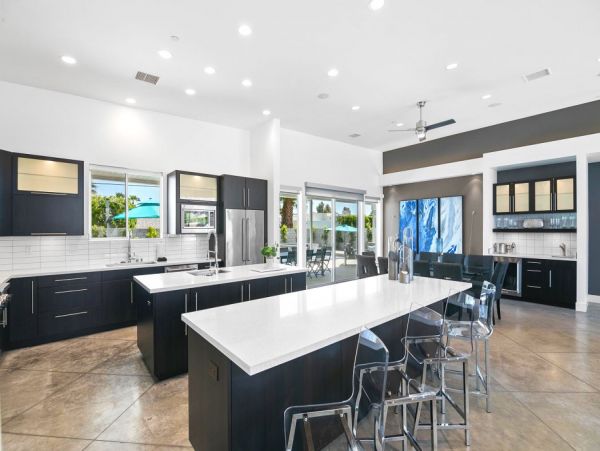 Luxury Palm Springs Residence With Six Bedrooms