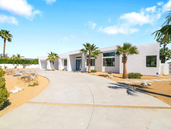 Luxury Palm Springs Residence With Six Bedrooms