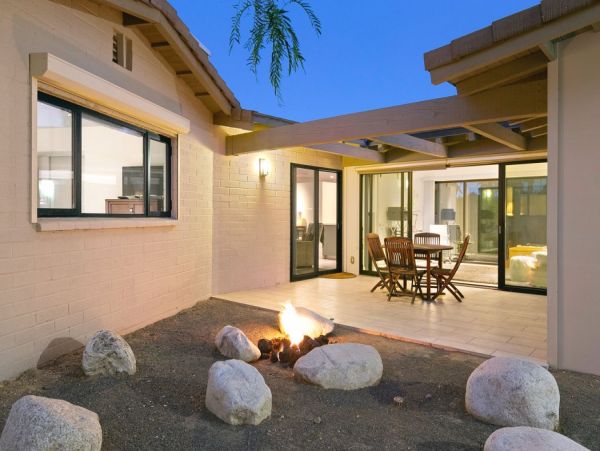 Modern Four Bedroom Home in Palm Springs Sleeps 8