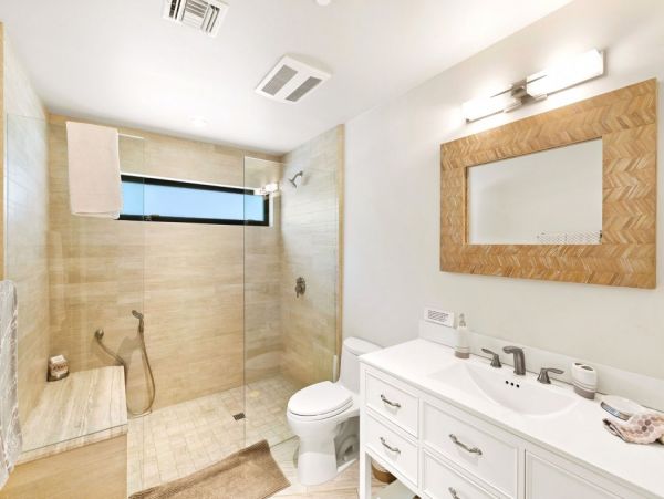 Modern Four Bedroom Home in Palm Springs Sleeps 8