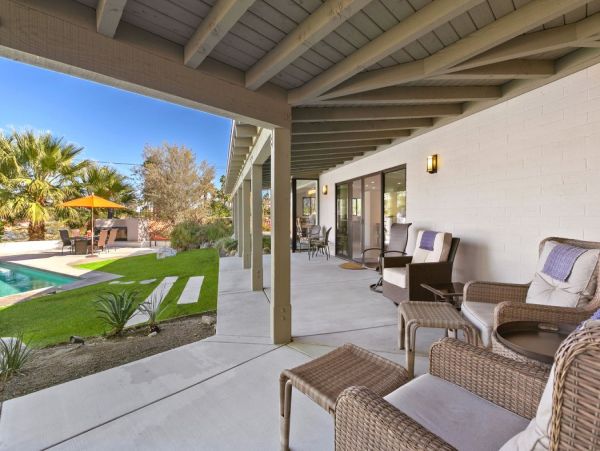 Modern Four Bedroom Home in Palm Springs Sleeps 8