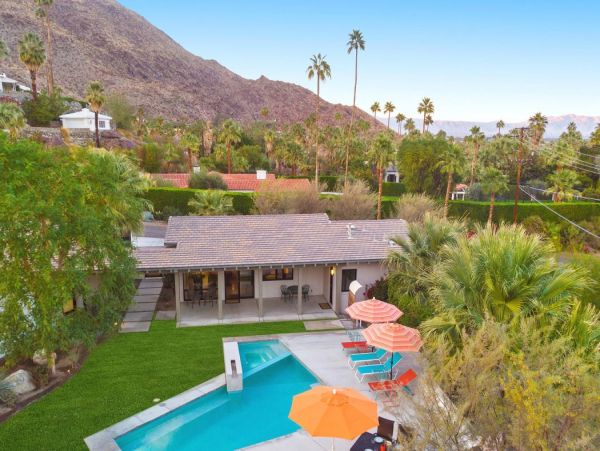 Modern Four Bedroom Home in Palm Springs Sleeps 8