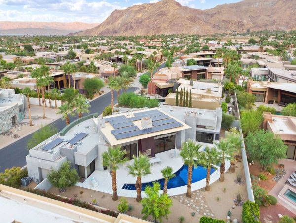 Palm Springs Home 990646