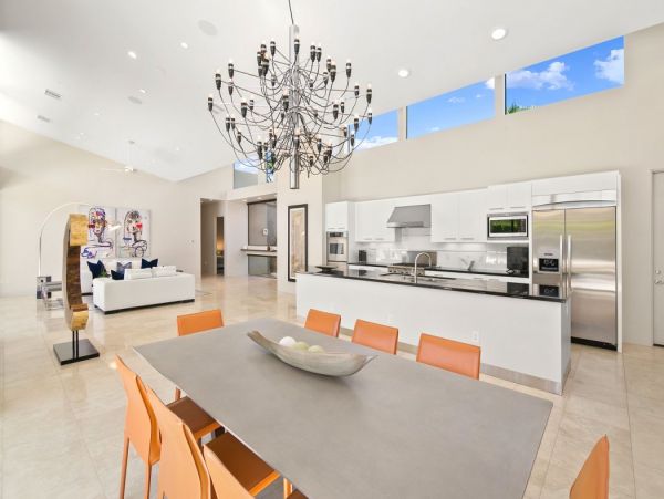Palm Springs Home 990646