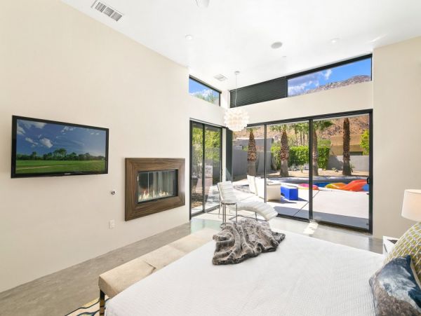 Palm Springs Home 990646
