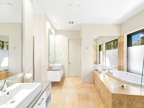 Palm Springs Home 990646