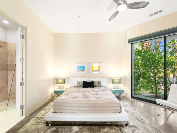 Palm Springs Home 990646