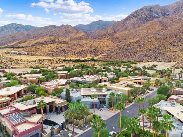 Palm Springs Home 990646