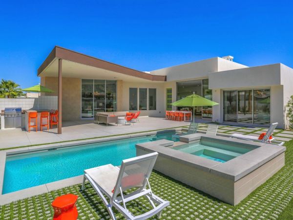 Palm Springs Home 990647