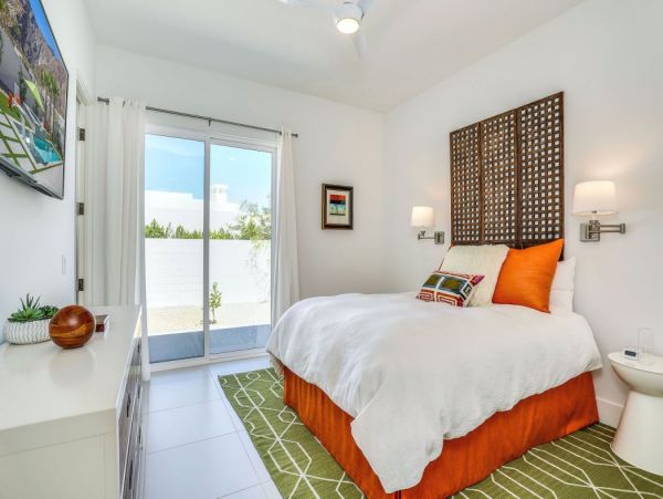 Palm Springs Home 990647
