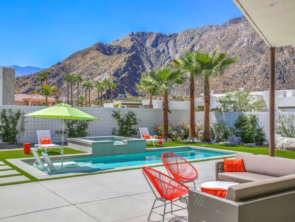 Palm Springs Home 990647