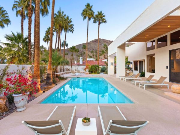 Palm Springs Home 990648