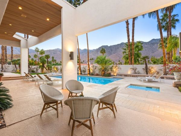 Palm Springs Home 990648