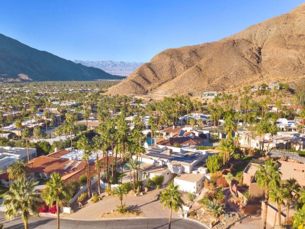 Palm Springs Home 990648