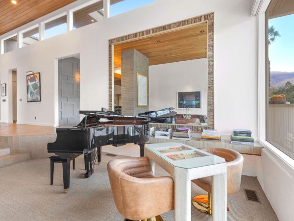 Palm Springs Home 990648