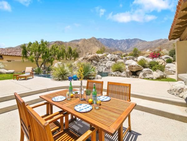 Palm Springs Home 990649