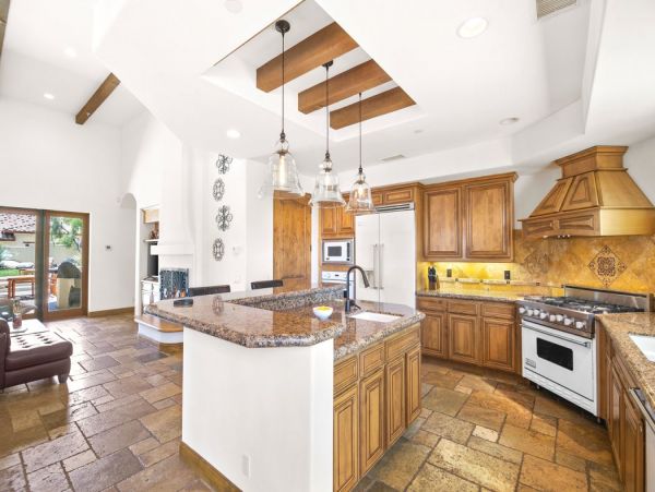 Palm Springs Home 990649
