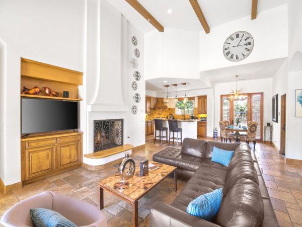Palm Springs Home 990649