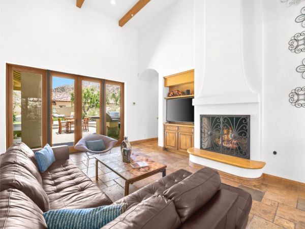 Palm Springs Home 990649