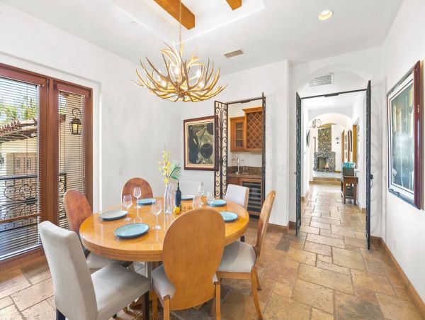 Palm Springs Home 990649