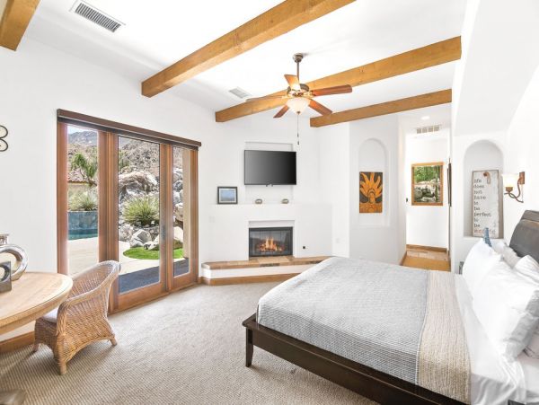 Palm Springs Home 990649