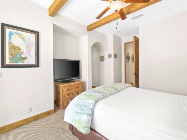 Palm Springs Home 990649