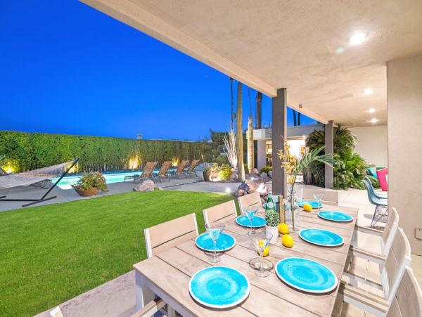 Palm Springs Home 990650