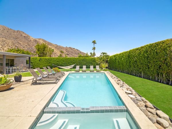 Palm Springs Home 990650