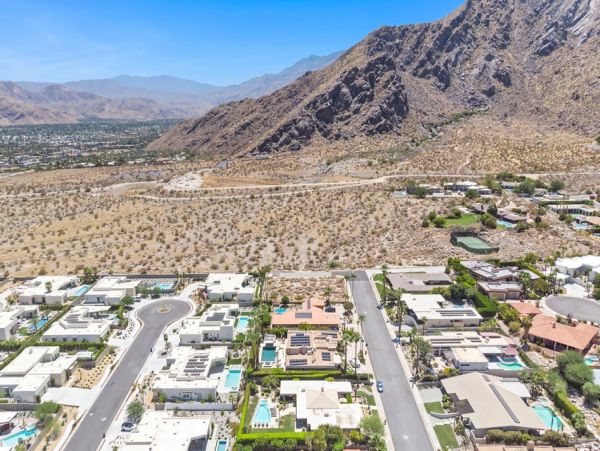Palm Springs Home 990650