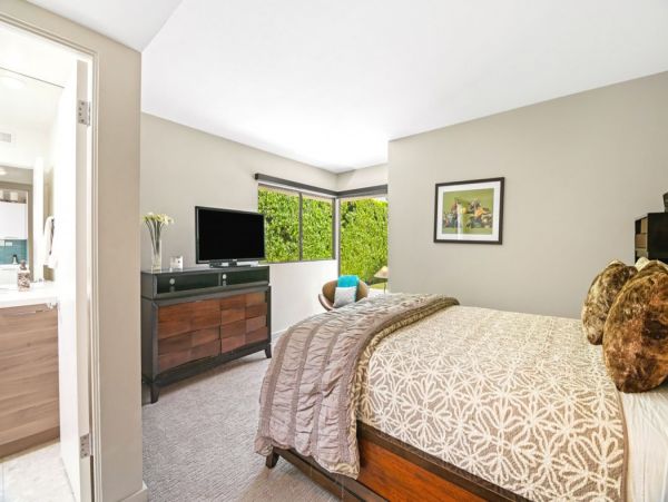Palm Springs Home 990650