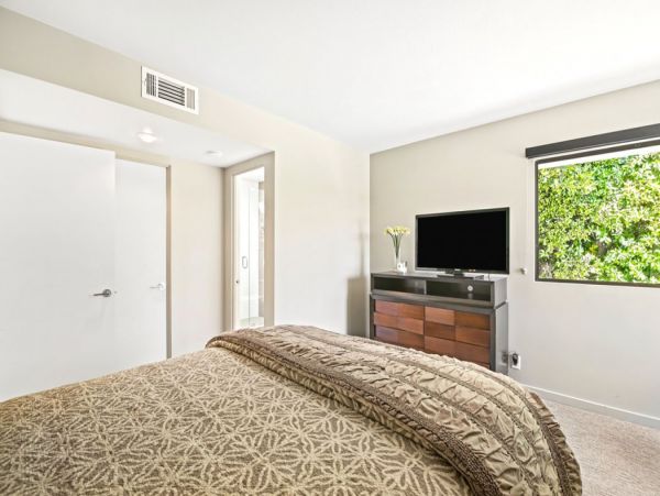 Palm Springs Home 990650