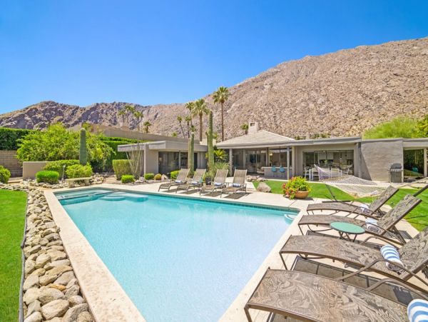 Palm Springs Home 990650