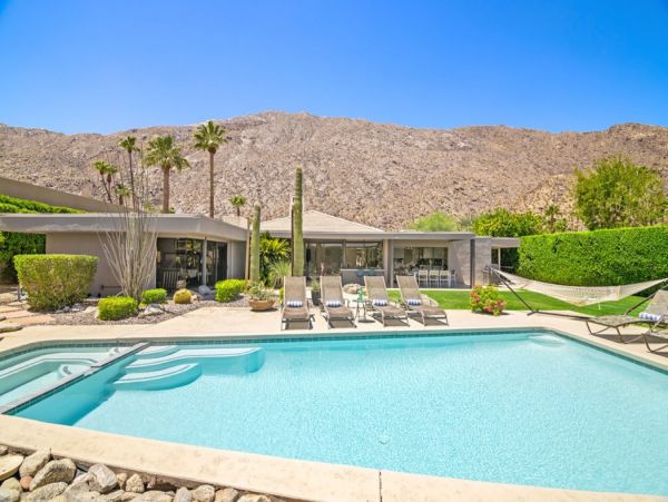 Palm Springs Home 990650