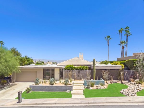 Palm Springs Home 990650