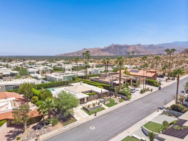 Palm Springs Home 990650