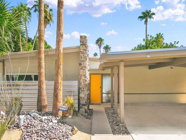 Palm Springs Three Bedroom Stylish Home With Pool and Hot Tub
