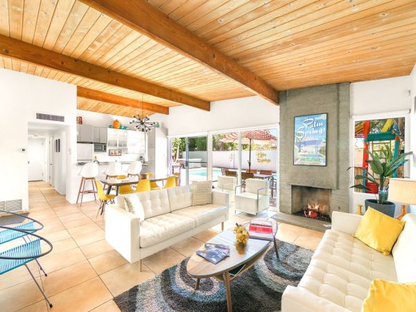 Palm Springs Three Bedroom Stylish Home With Pool and Hot Tub