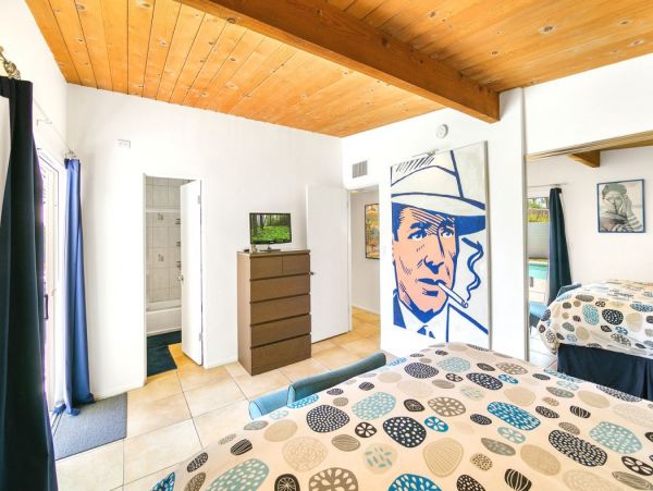 Palm Springs Three Bedroom Stylish Home With Pool and Hot Tub