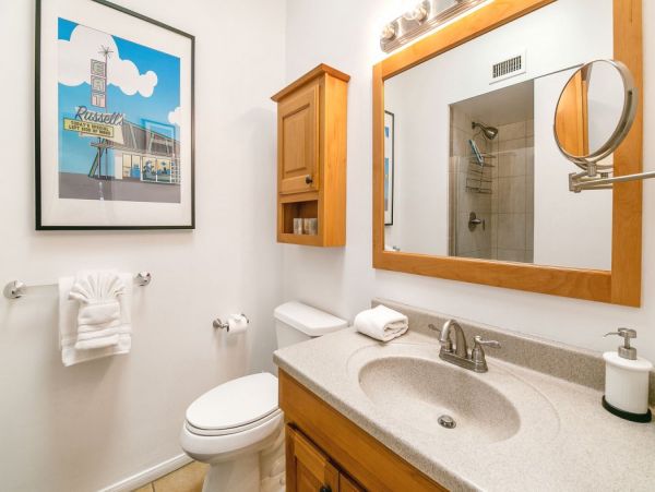 Palm Springs Three Bedroom Stylish Home With Pool and Hot Tub