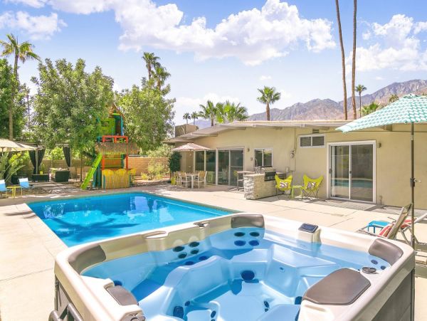 Palm Springs Three Bedroom Stylish Home With Pool and Hot Tub