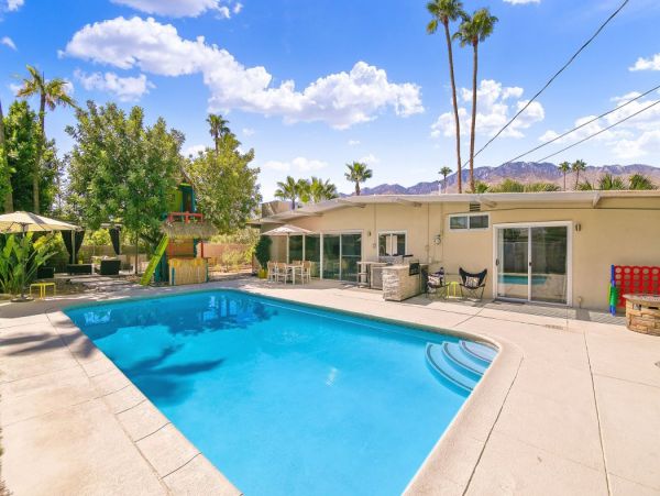 Palm Springs Three Bedroom Stylish Home With Pool and Hot Tub