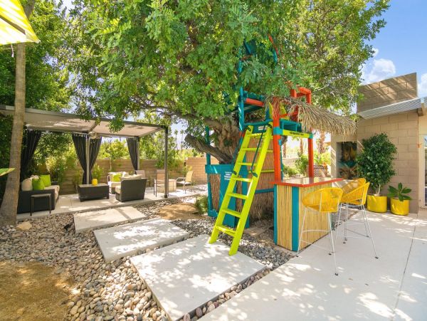 Palm Springs Three Bedroom Stylish Home With Pool and Hot Tub