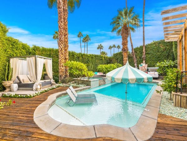 Palm Springs Home 990652